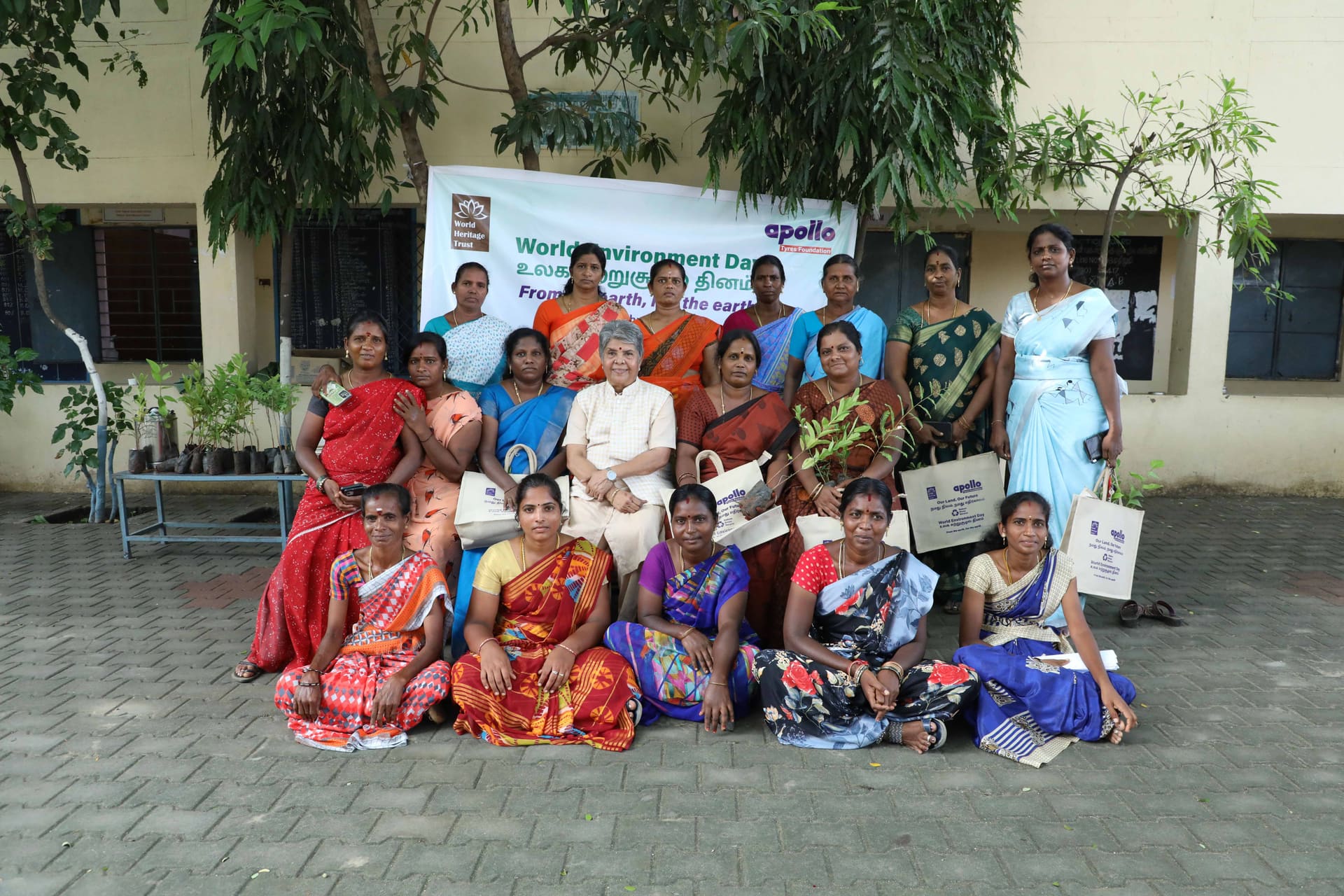 Community group photo, Eraiyur